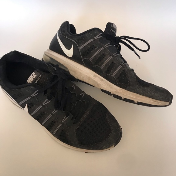 Nike Air Max Dynasty Running Shoes - Picture 4 of 8